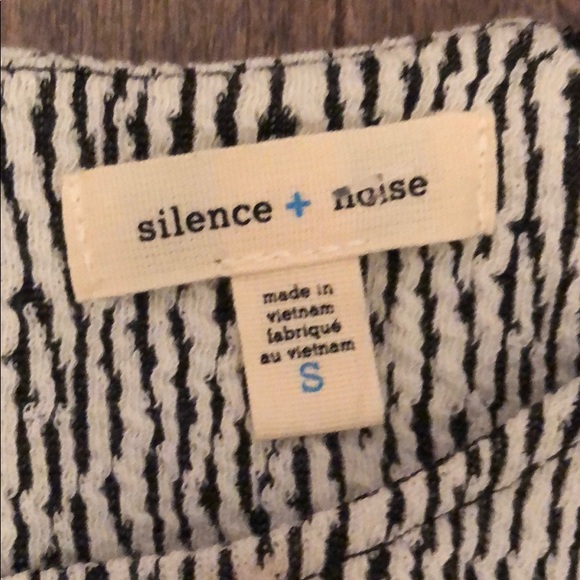 Black and White Long Sleeve Body-Con Dress - Picture 3 of 5